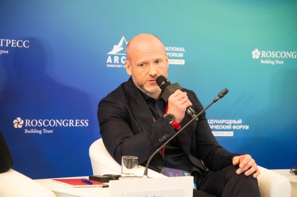 Авито в Арктике: На Международном форуме резали лёд и учили грамотно путешествовать Авито в Арктике: На Международном форуме резали лёд и учили грамотно путешествовать