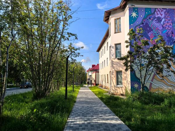 Первый этап благоустройства улицы Ленина завершился в Ковдоре Мурманской области