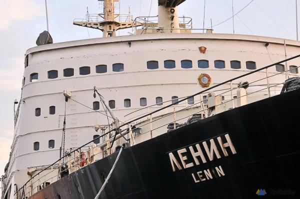Художник создал видео про ледокол «Ленин» из Мурманска с помощью ИИ Художник создал видео про ледокол «Ленин» из Мурманска с помощью ИИ