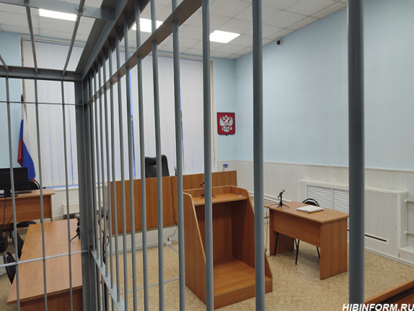 Участник кировской алковечеринки получил удар ножом в живот за семейные ценности Участник кировской алковечеринки получил удар ножом в живот за семейные ценности