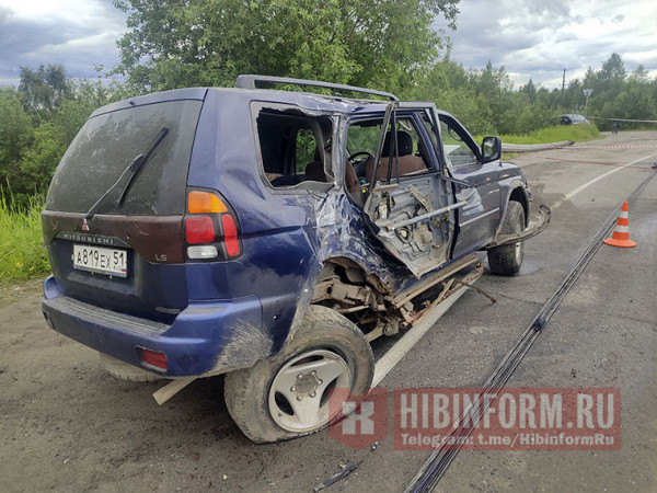 По дороге на апатитский вокзал стало одним столбом меньше