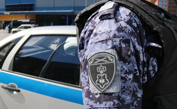 Житель Курска устроил погром в баре Мурманска Житель Курска устроил погром в баре Мурманска